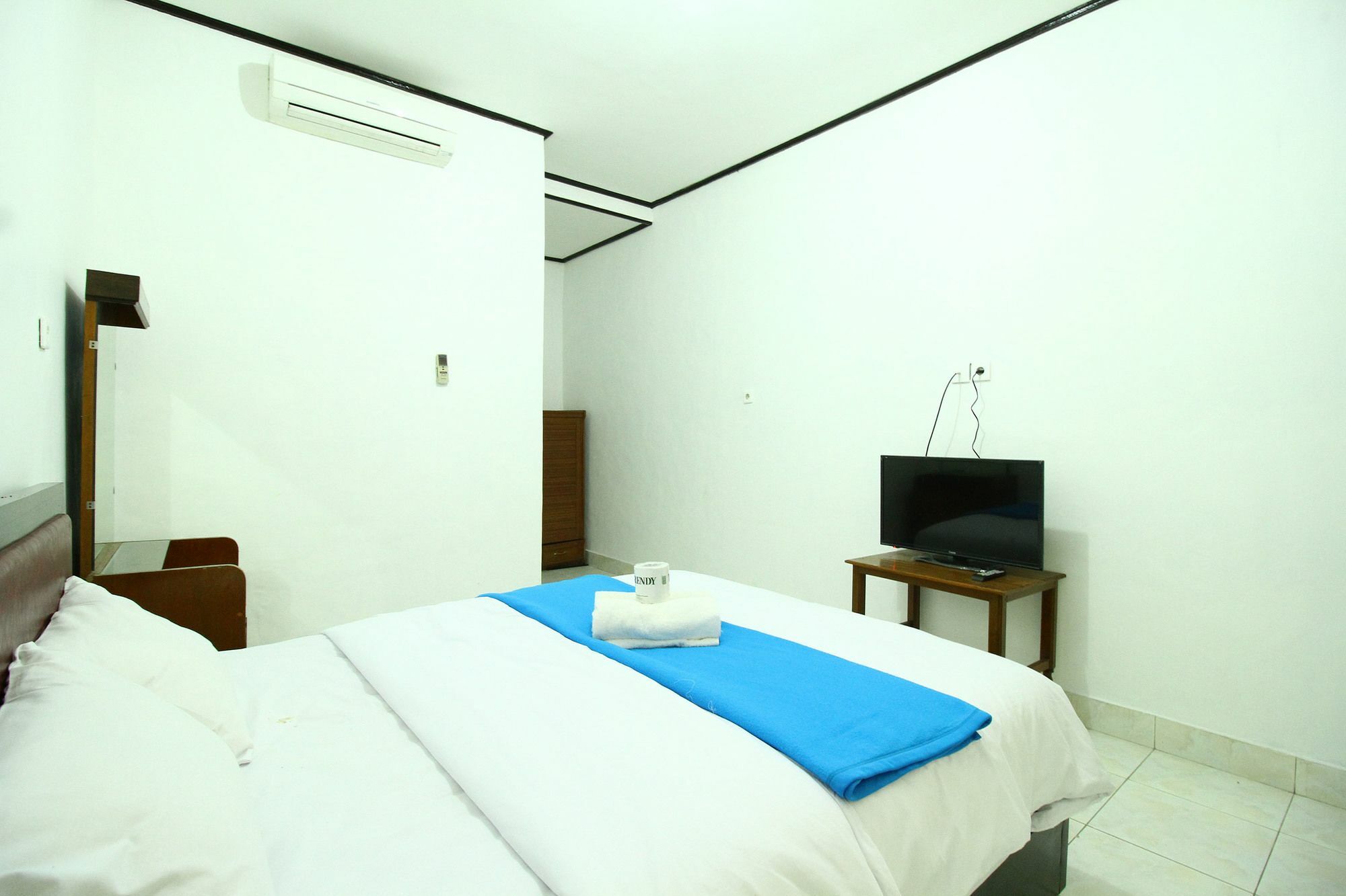 Dua Dara Inn Kuta Легиан Экстерьер фото
