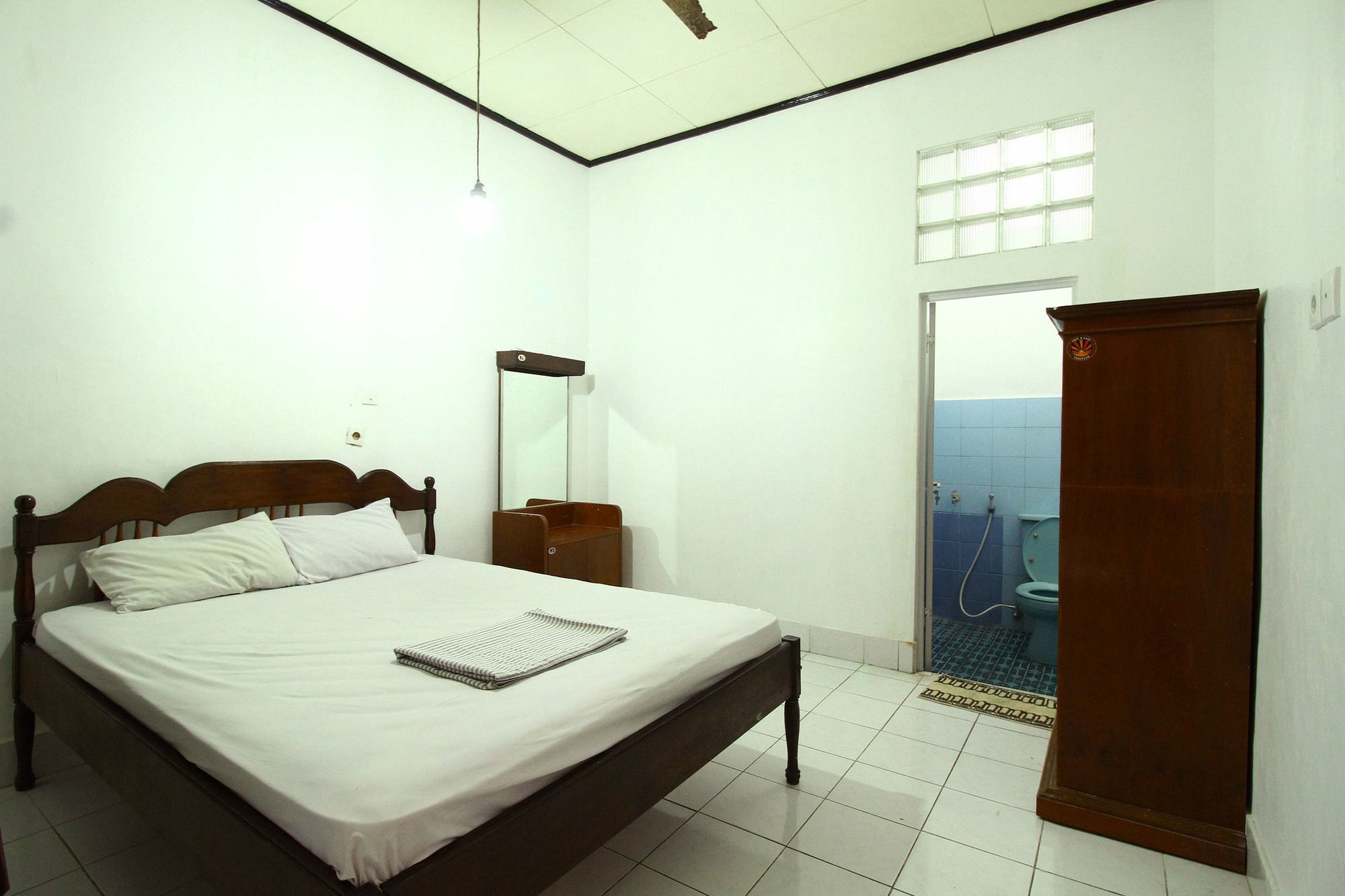 Dua Dara Inn Kuta Легиан Экстерьер фото