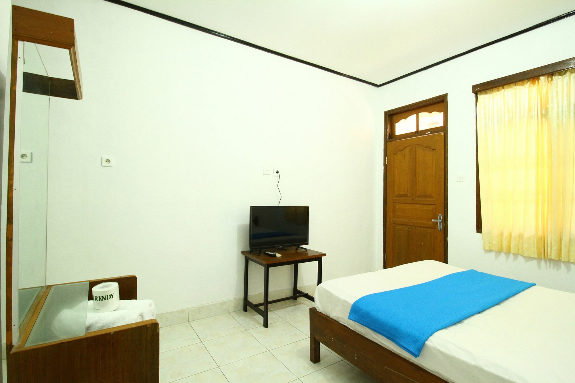 Dua Dara Inn Kuta Легиан Экстерьер фото