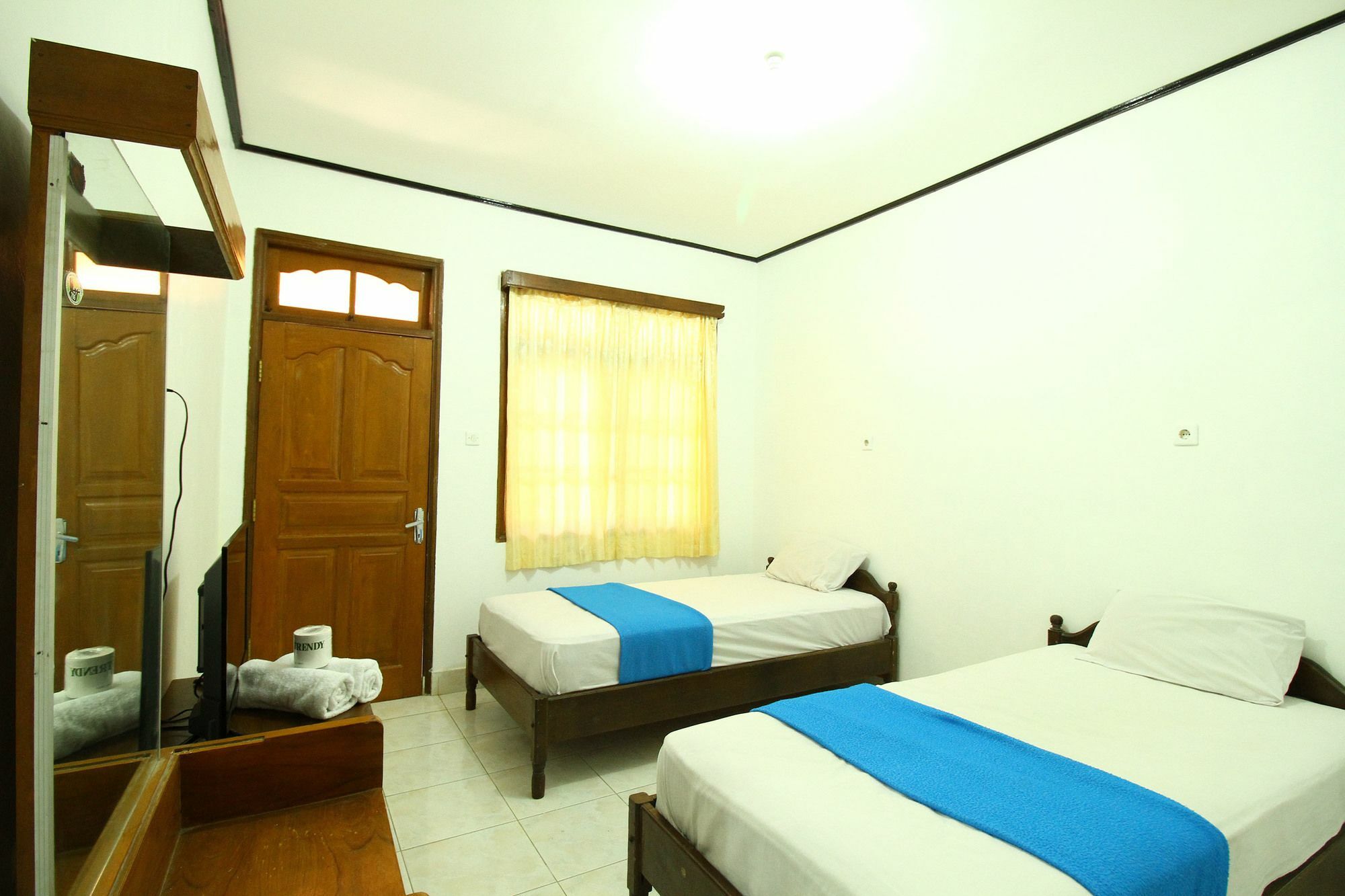 Dua Dara Inn Kuta Легиан Экстерьер фото