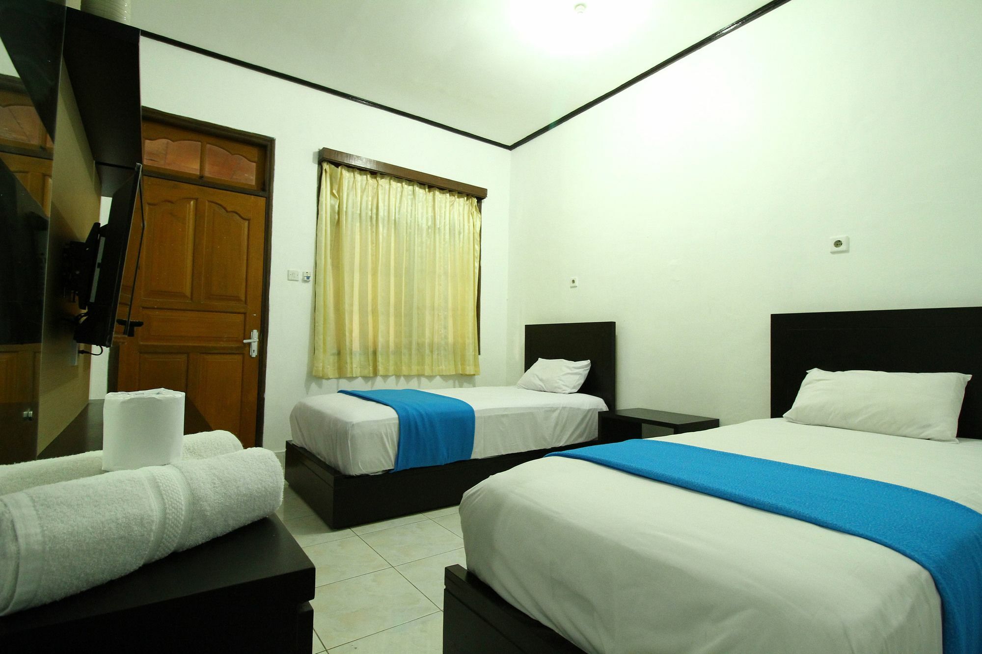 Dua Dara Inn Kuta Легиан Экстерьер фото