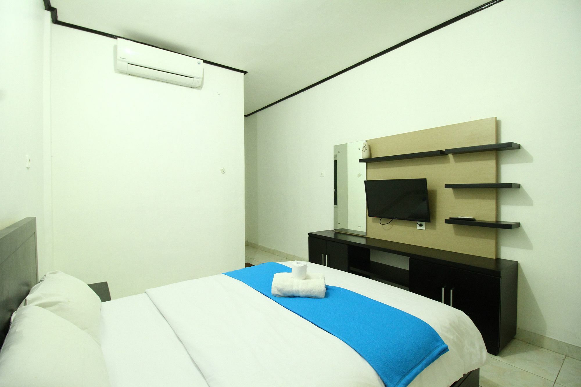 Dua Dara Inn Kuta Легиан Экстерьер фото