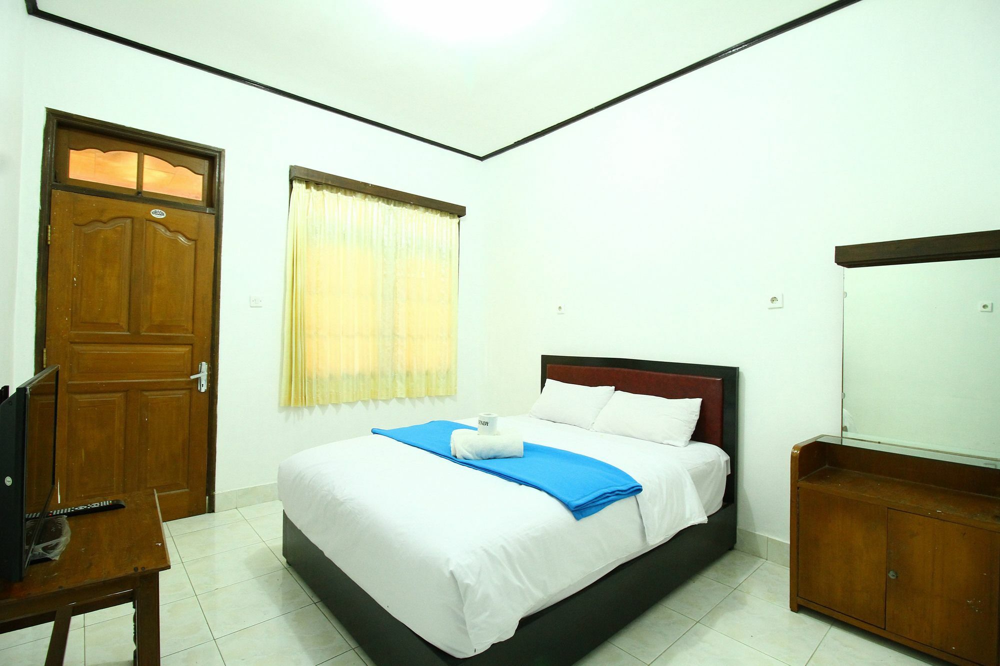Dua Dara Inn Kuta Легиан Экстерьер фото