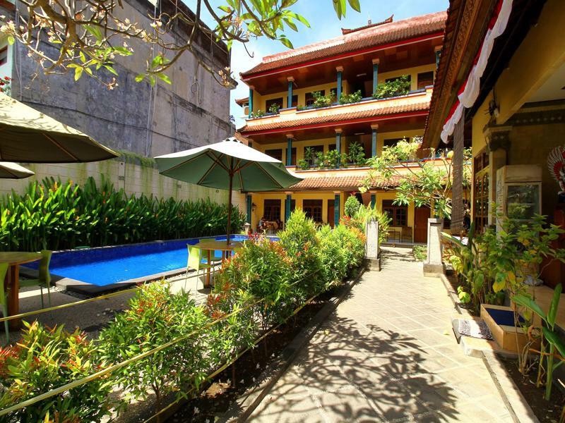 Dua Dara Inn Kuta Легиан Экстерьер фото