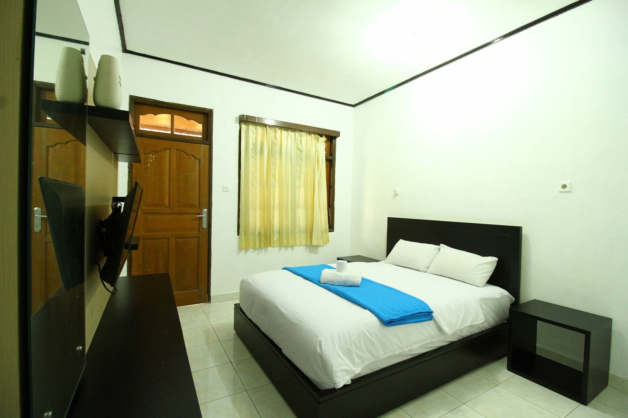 Dua Dara Inn Kuta Легиан Экстерьер фото