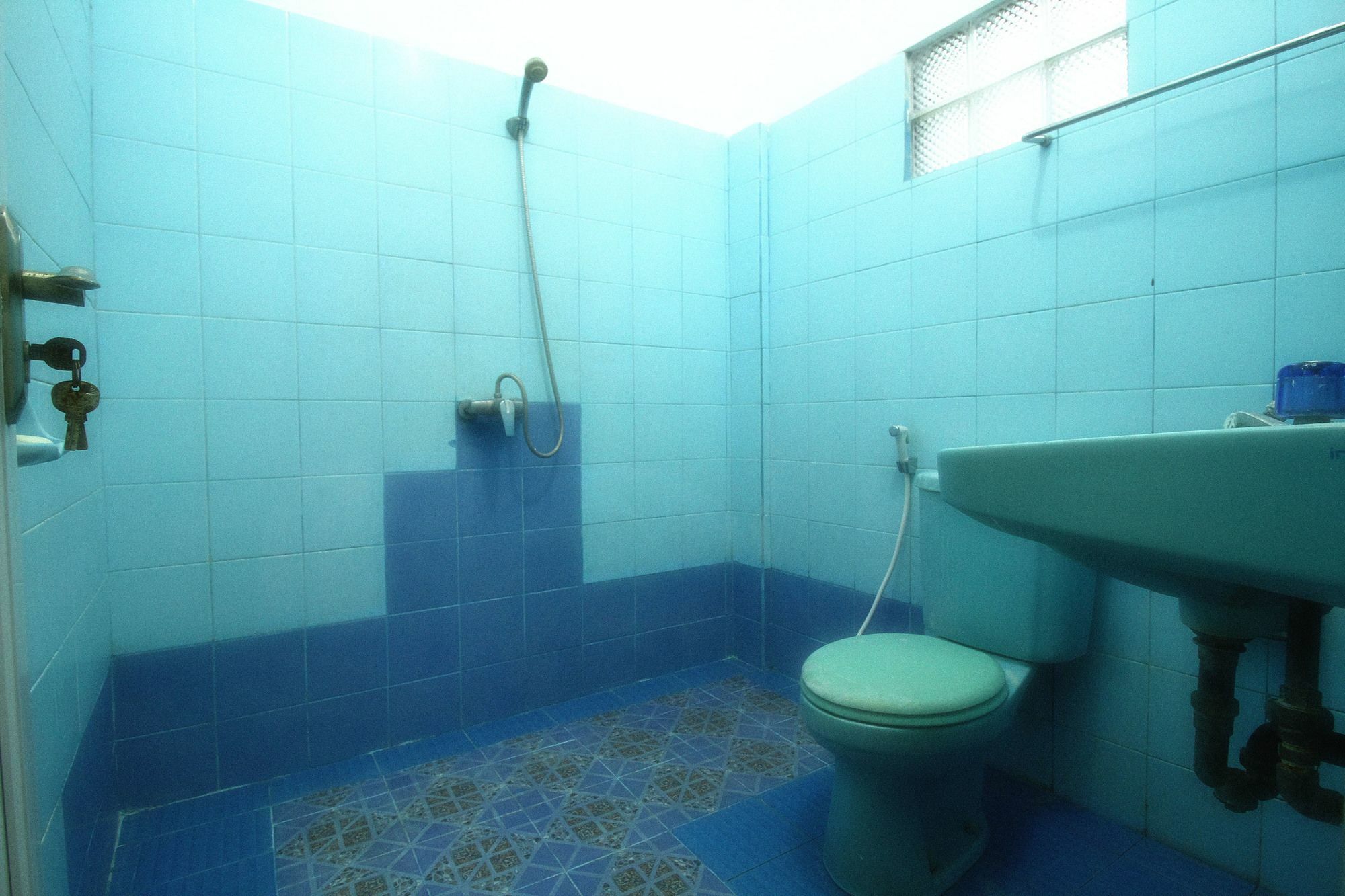 Dua Dara Inn Kuta Легиан Экстерьер фото
