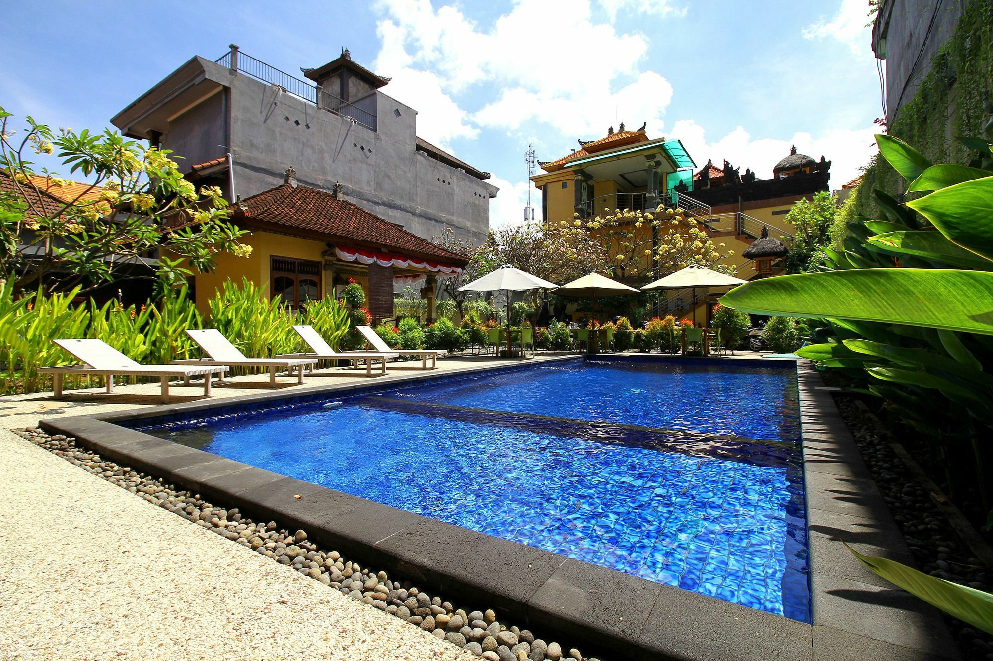 Dua Dara Inn Kuta Легиан Экстерьер фото